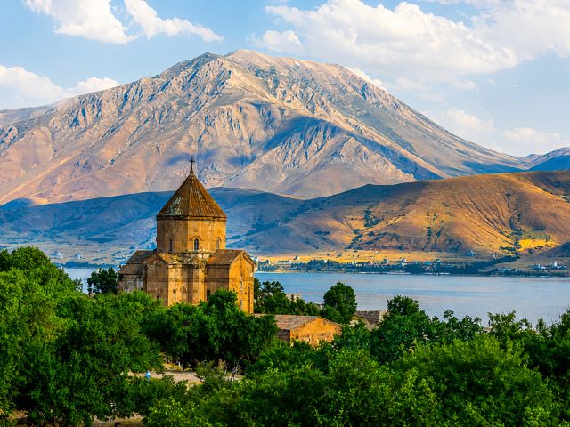 Melodi Ikonik Anatolia Timur, Ekspres Timur dengan Penerbangan, Keberangkatan dari Ankara