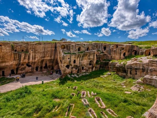 İkonik Butik Diyarbakır Mardin Turu| 2 Gece Konaklamalı | Uçaklı| Ankara Çıkışlı | Kasım Ara Tatil Ö...